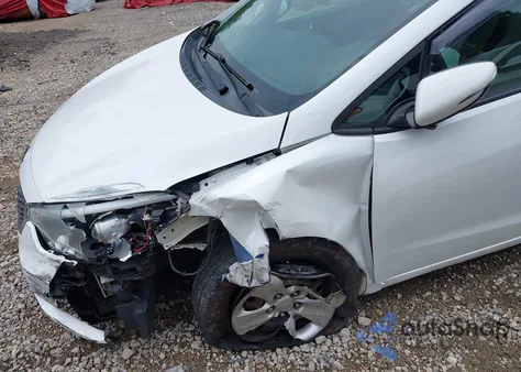 2015 Kia Forte Lx из США, поврежденный, VIN KNAFX4A68F5427497